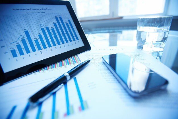 Modern Lisbon business district — corporate and commercial law advisory